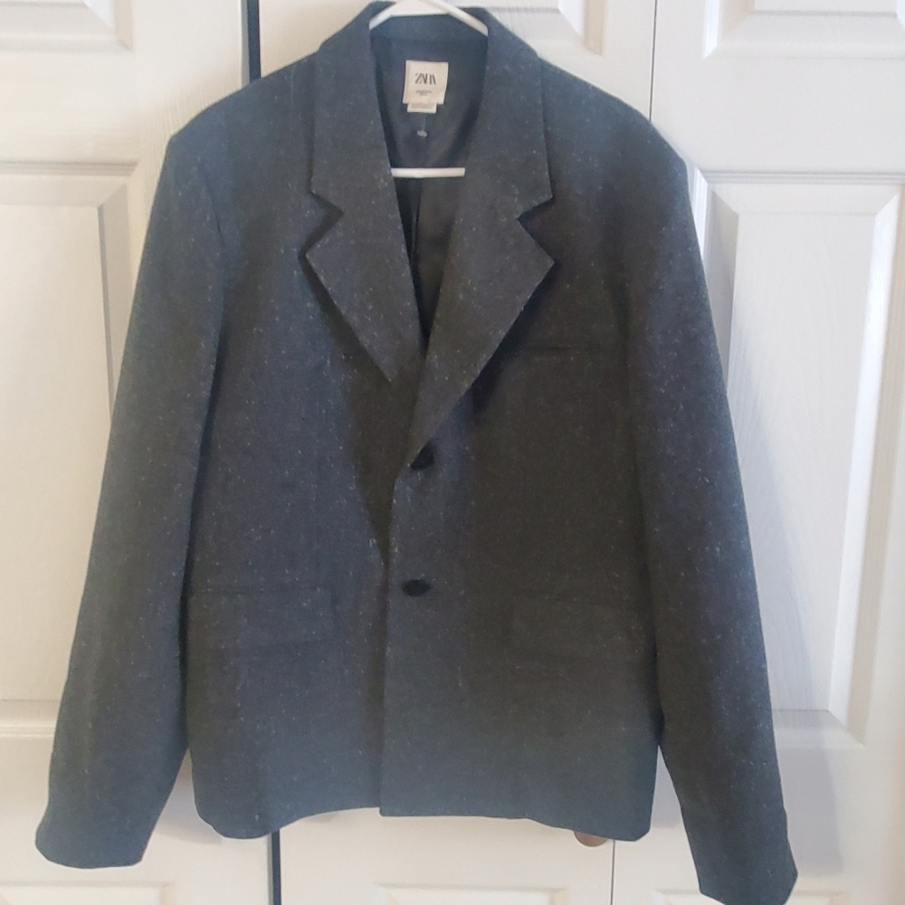 ZARA MAN EDITION. SZ 42.  WOOL BLEND LIMITED EDITION. BLAZER GRAY